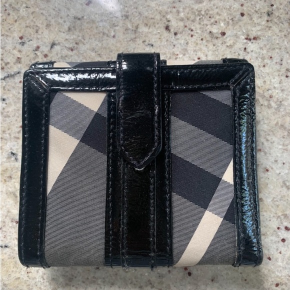 ✨HOST PICK✨ Burberry check nylon tote (Vintage) and wallet - Picture 6 of 8